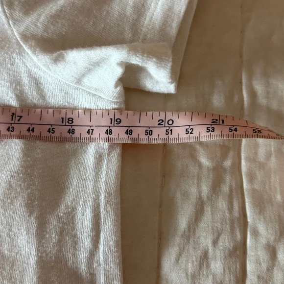 J. Crew cream Reindeer beaded collector Graphic Tee. Medium - Picture 6 of 9